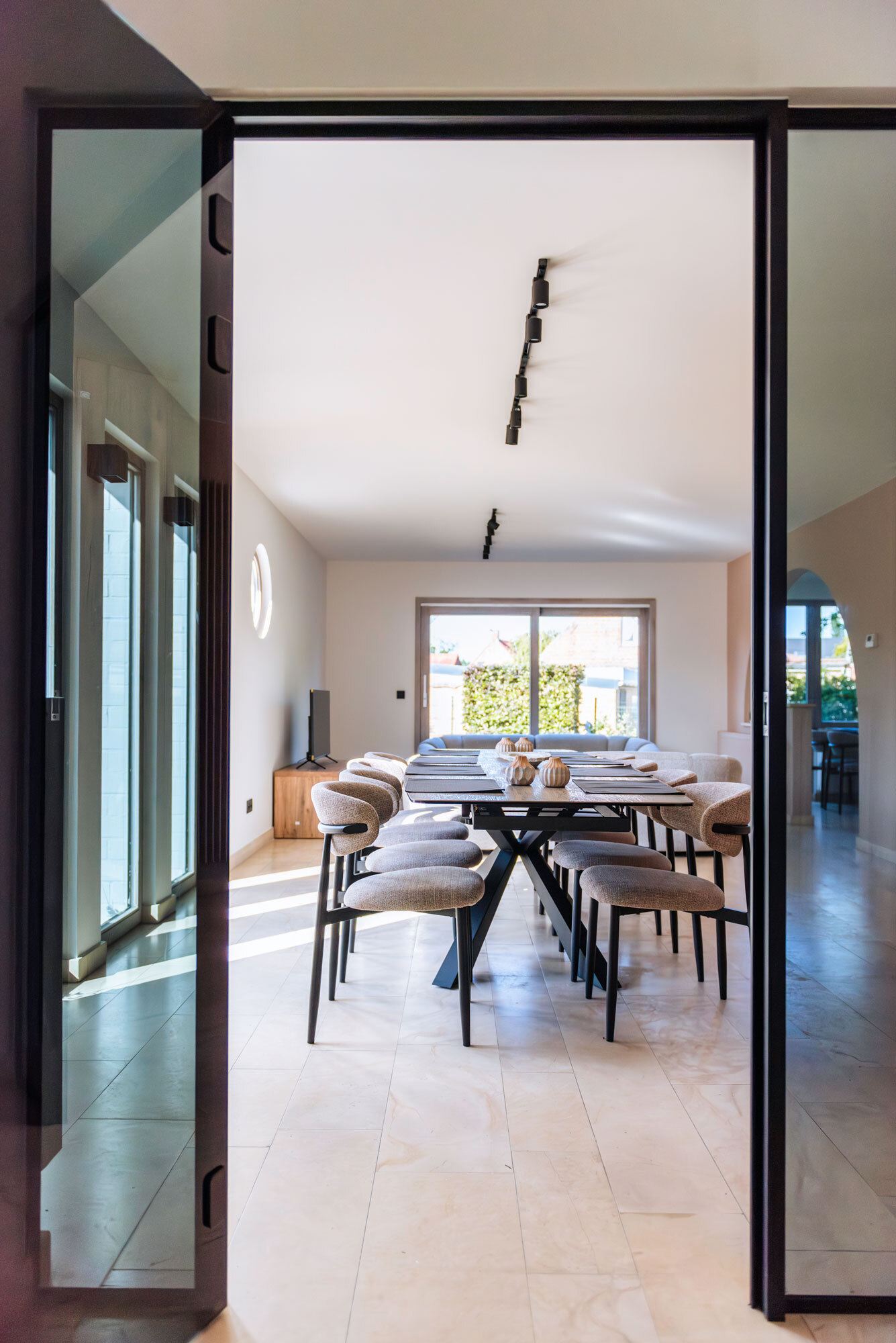 Inkom naar woonkamer